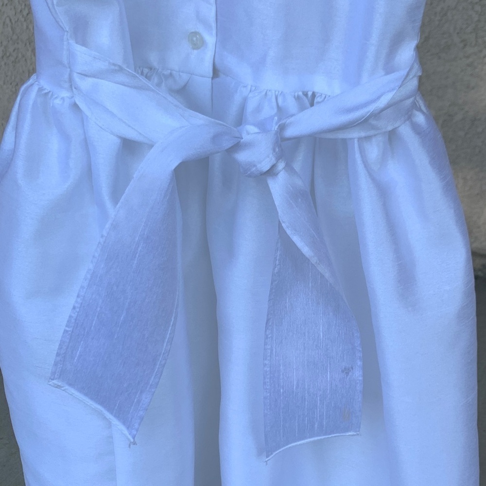 Cherokee White Sleeveless Shiny Formal Dress. - Picture 7 of 8
